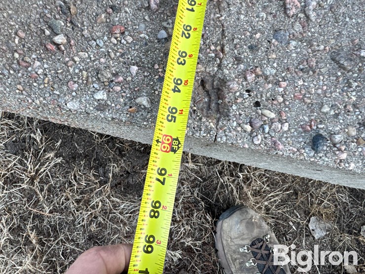 8'-concrete-feed-bunks-image-17