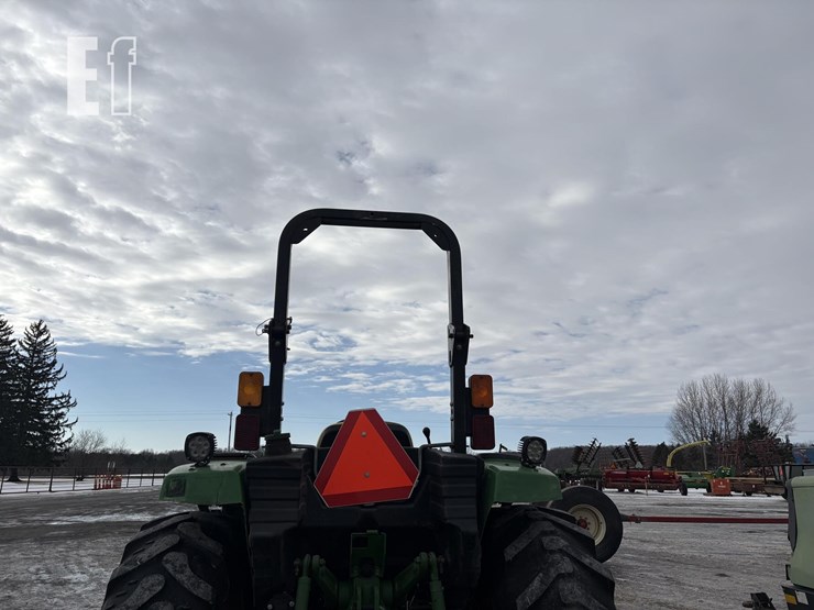 2017-john-deere-4044m-image-14