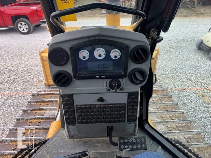 2008-caterpillar-d6k-xl-image-32