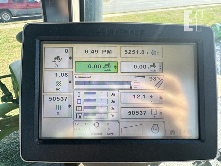 2013-john-deere-8310r-image-22