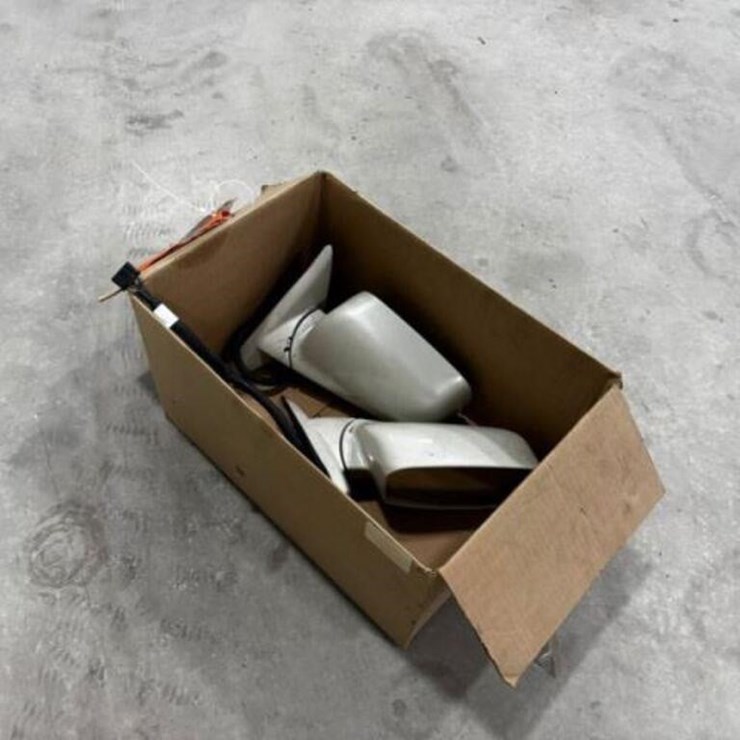 Qty Of (2) Lincoln LS Side Mirrors