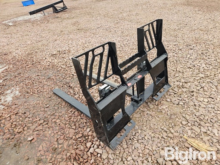 walk-through-pallet-fork-skid-steer-attachment-image-5