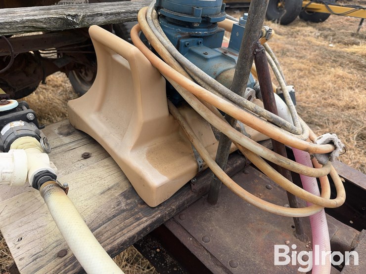 1000-gal-fertilizer-tank-trailer-w/neptune-chemigation-pump-image-18