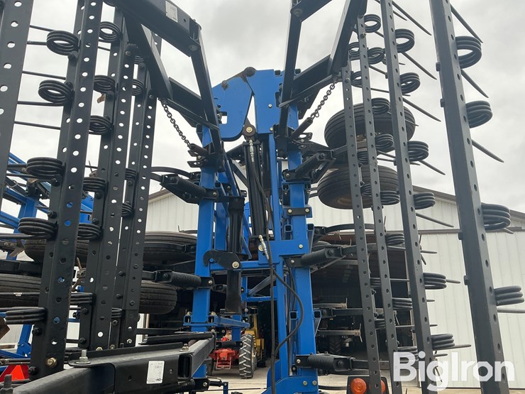 new-holland-st250-image-17