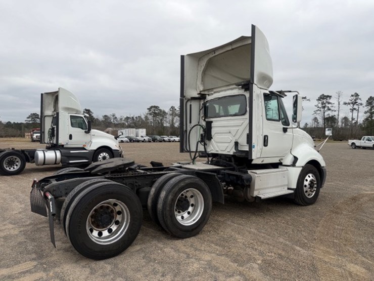 2016-international-prostar-image-3