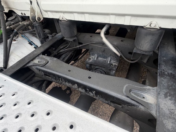 #226-•-2018-freightliner-cascadia-image-26