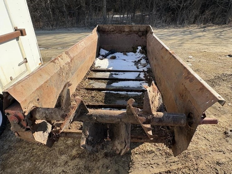 h&s-model-175-manure-spreader-image-5