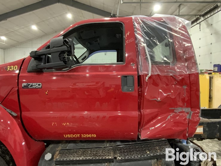 2012-ford-f750-xlt-image-19