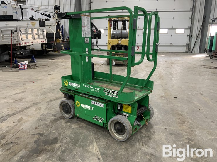 2016-jlg-1230es-image-7