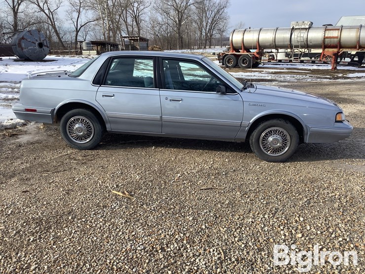 1995-oldsmobile-cutlass-ciera-sl-4-door-sedan-image-4