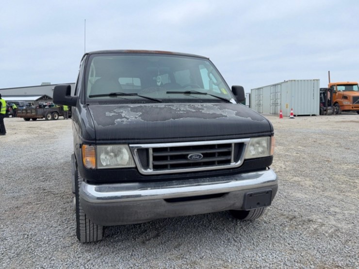 2003-ford-e350-image-11