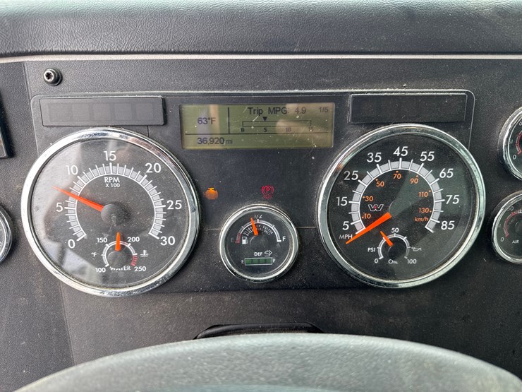 2020-western-star-4700sb-image-20