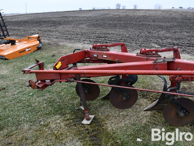 international-720-image-10