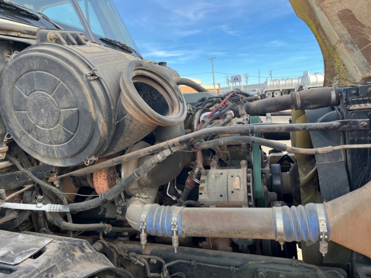 2007-freightliner-columbia-120-image-9