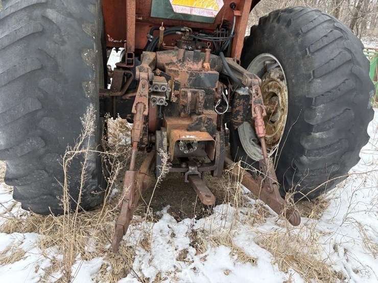 allis-chalmers-8030-tractor---off-site-image-8