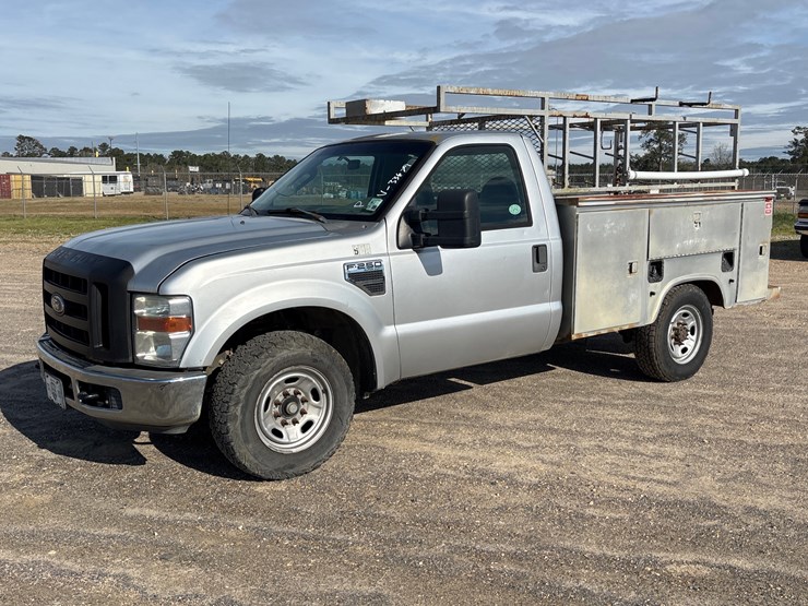 2010-ford-f250-image-1