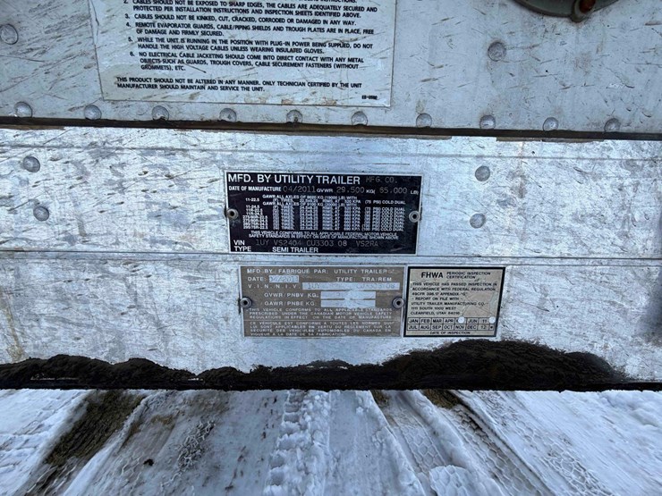 2011-utility-enclosed-trailer-image-8