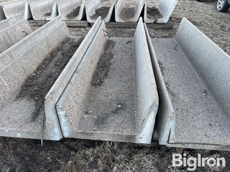 8'-concrete-feed-bunks-image-10