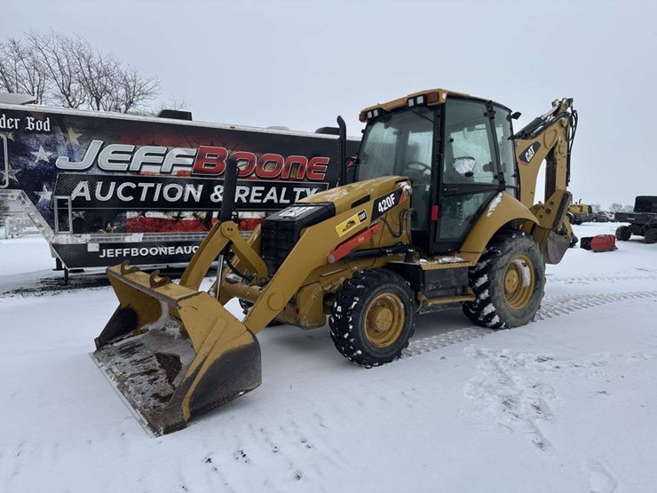 caterpillar-420f-image-1