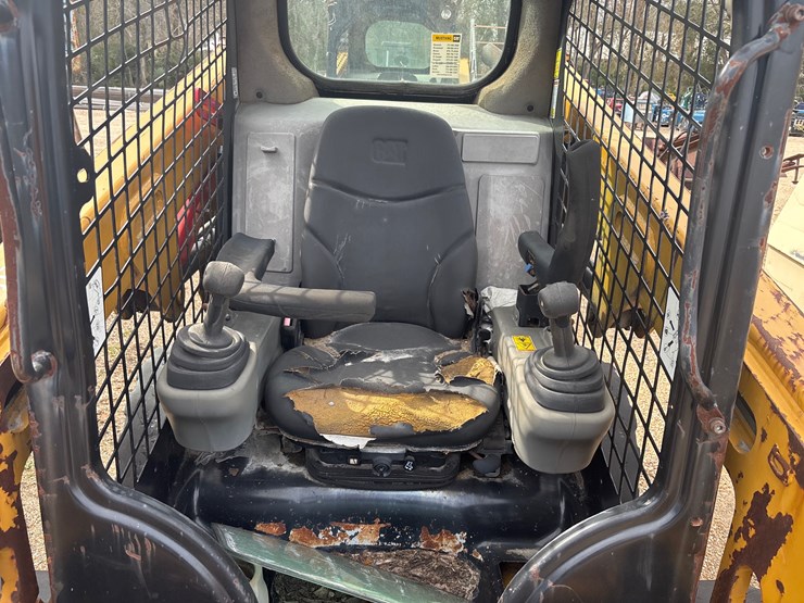 caterpillar-226d-image-6