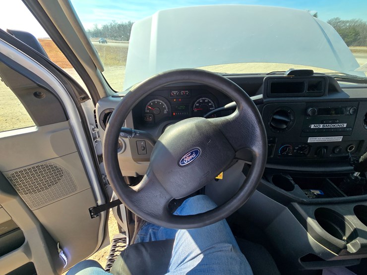 2019-ford-e450-image-37
