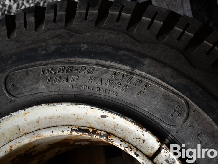 pallet-of-tires-image-19