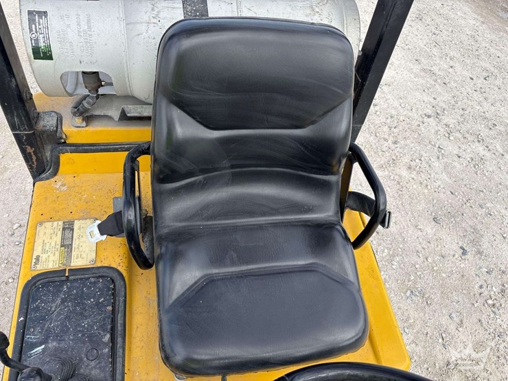 yale-glc030a-2,500lb-propane-foklift-image-21