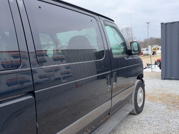 2003-ford-e350-image-10