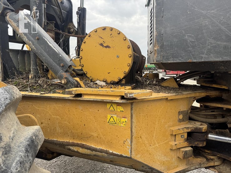 caterpillar-525d-image-8