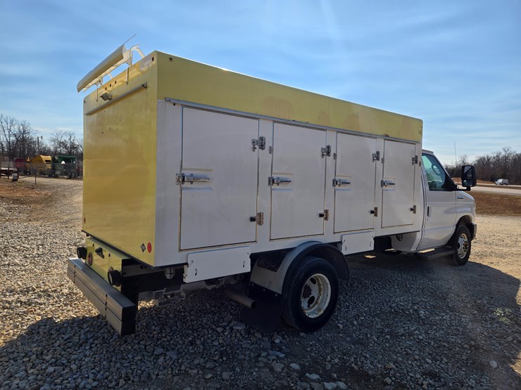 2019-ford-e450-image-10