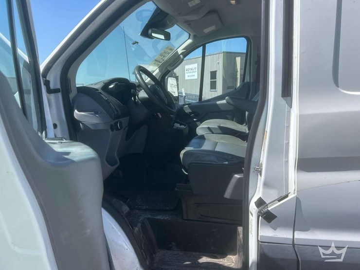 2017-ford-transit-image-16