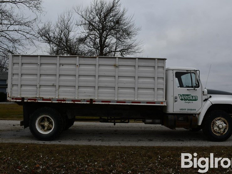 1981-international-1724-s/a-grain-truck-image-4