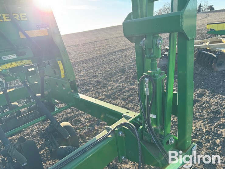 2022-john-deere-1590-image-16