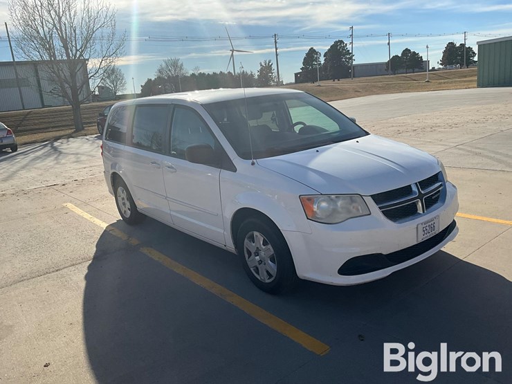 2011-dodge-caravan-image-3