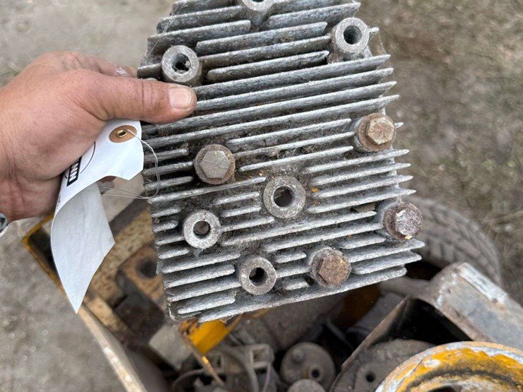 minneapolis-moline-112-image-13