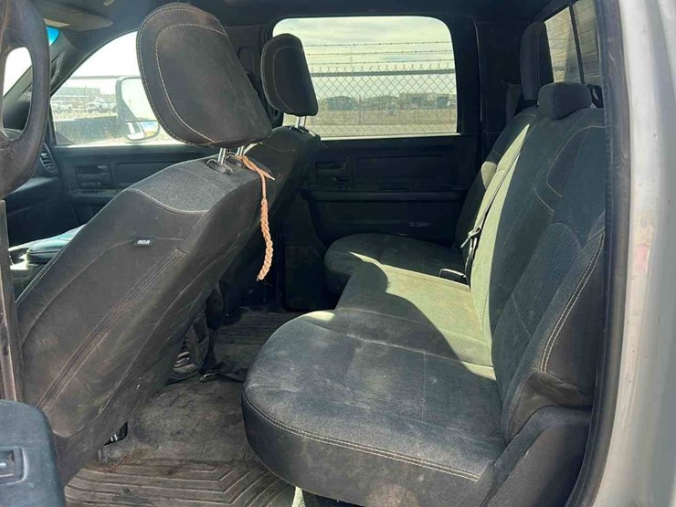 2022-dodge-ram-3500-image-8