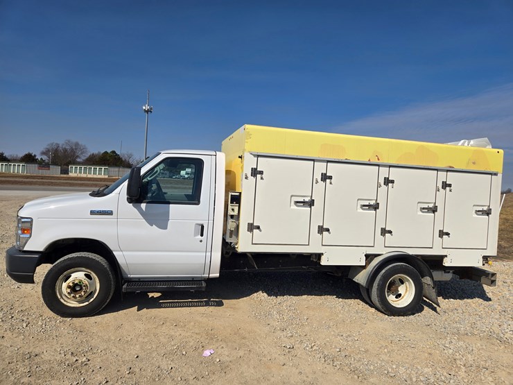 2019-ford-e450-image-4