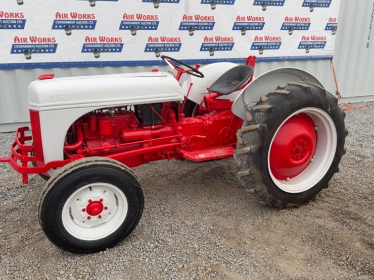 ford-tractor-image-1