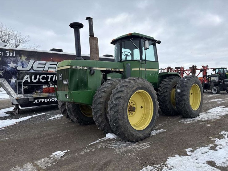 john-deere-8440-image-1