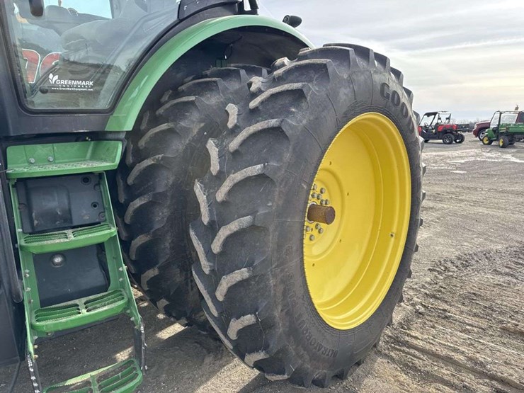 john-deere-8245r-image-9