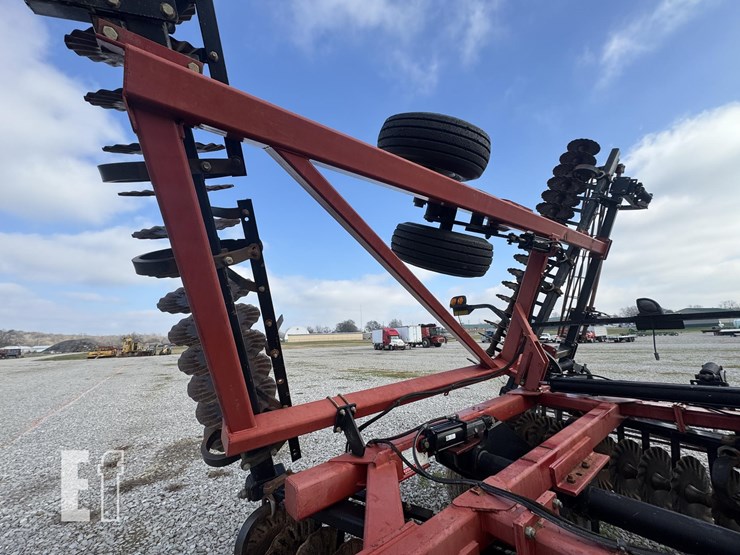 case-ih-true-tandem-330-turbo-image-36