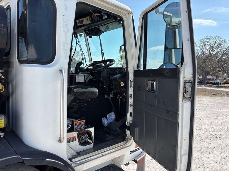 2016-autocar-xpeditor-image-23