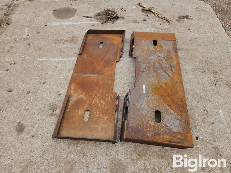 universal-skid-steer-mounting-plates-image-3