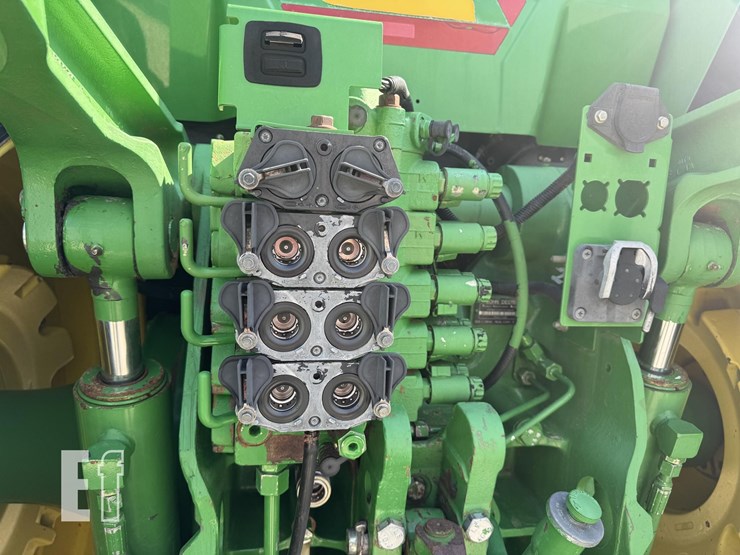 2004-john-deere-8120-image-11