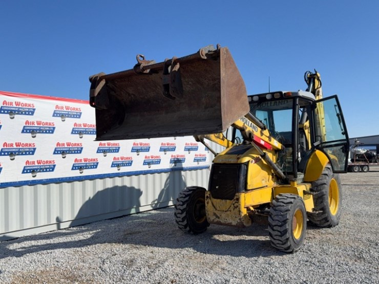 new-holland-b95b-image-22