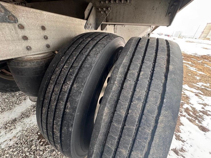 2017-timpte-hopper-bottom-image-12