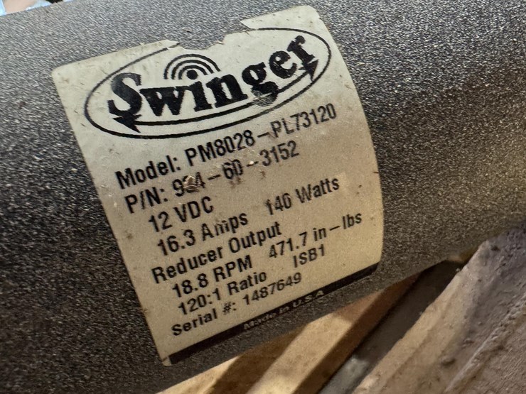 swinger-gen-ii-remote-controlled-swing-hopper-mover-auger-hopper-assist-image-19