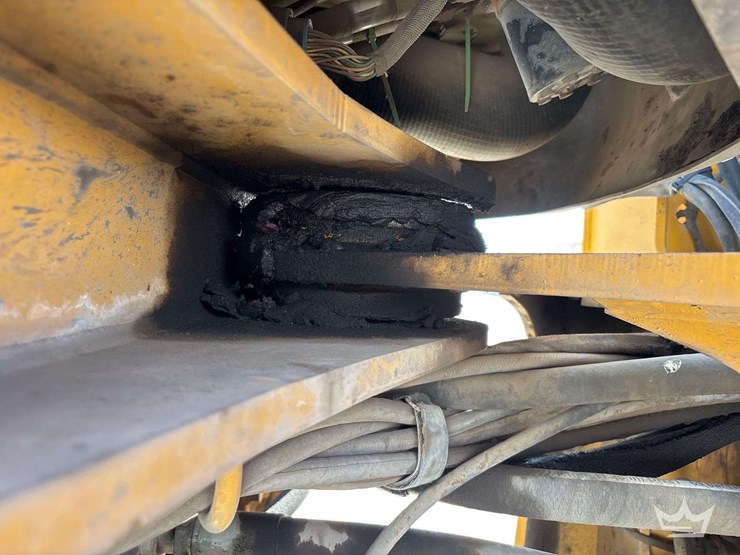 2014-deere-644k-image-16