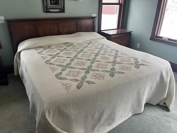 wooden-bedroom-set-image-2