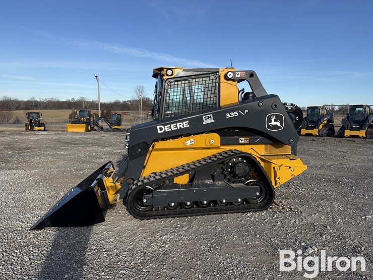 2025-john-deere-11-image-8